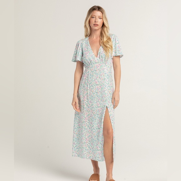 Billabong Dresses & Skirts - NWT Billabong Jet Set Floral Midi Dress